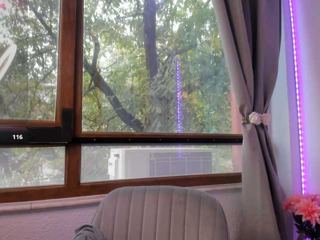 elinaskyy live cam on BongaCams