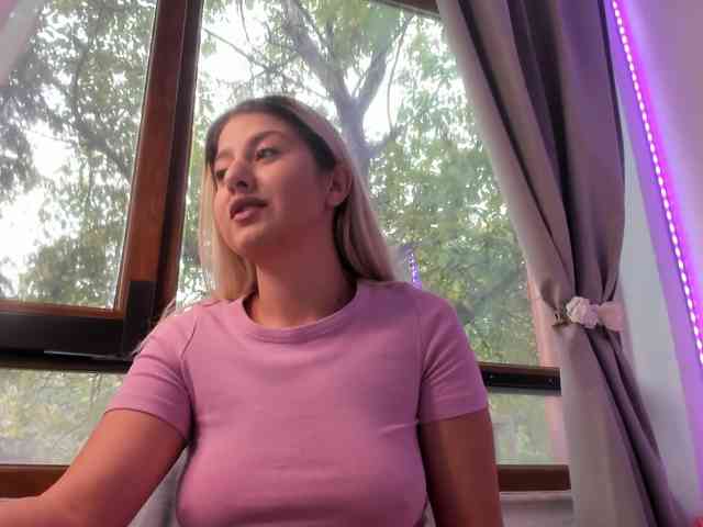 elinaskyy webcam