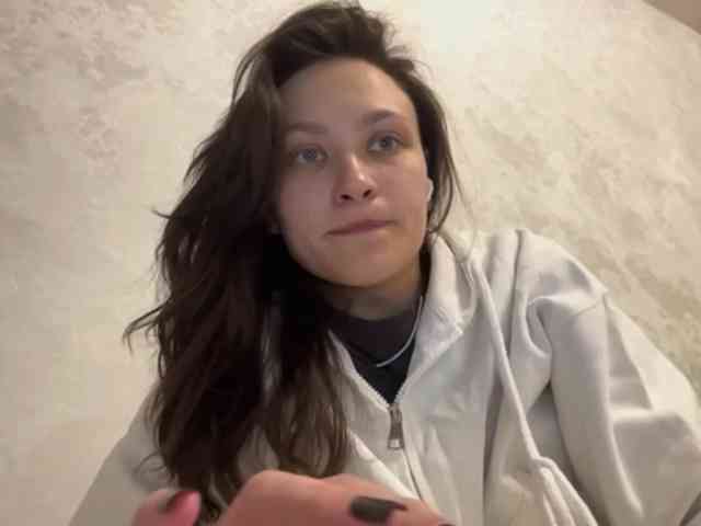 renaybellair's live room