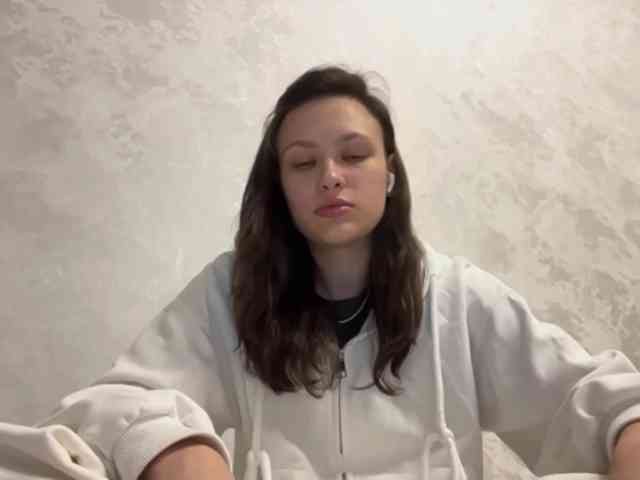 renaybellair's live room