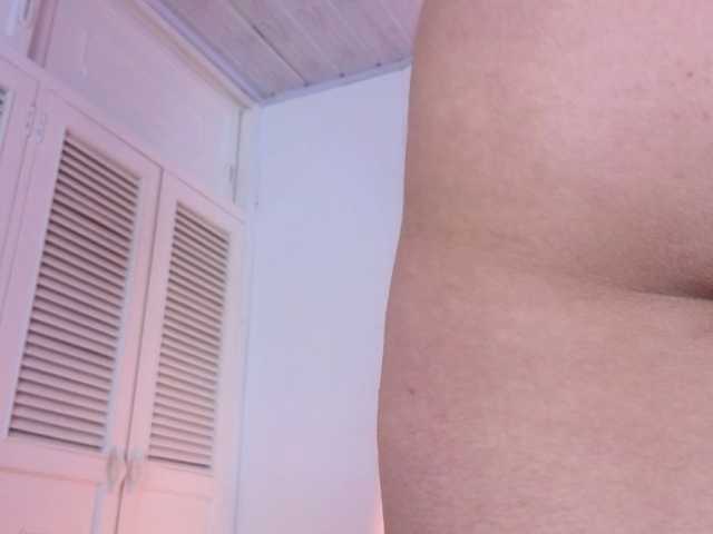 katiaa-n live cam on BongaCams