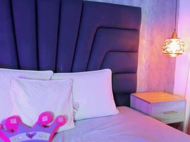 Little-Candy live cam on BongaCams