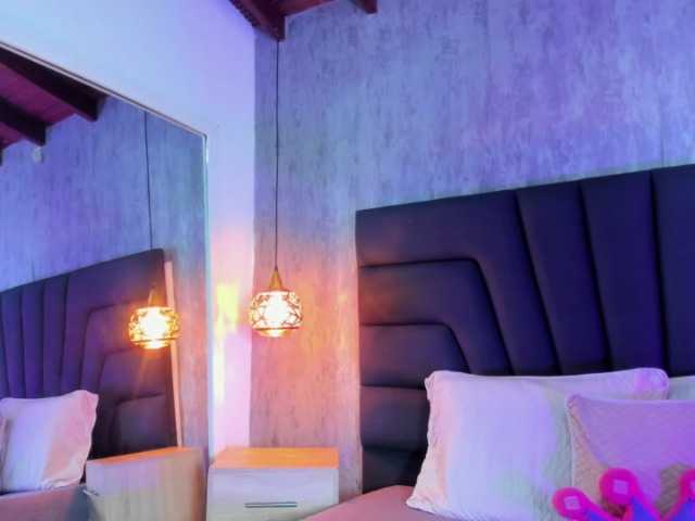 Little-Candy live cam on BongaCams