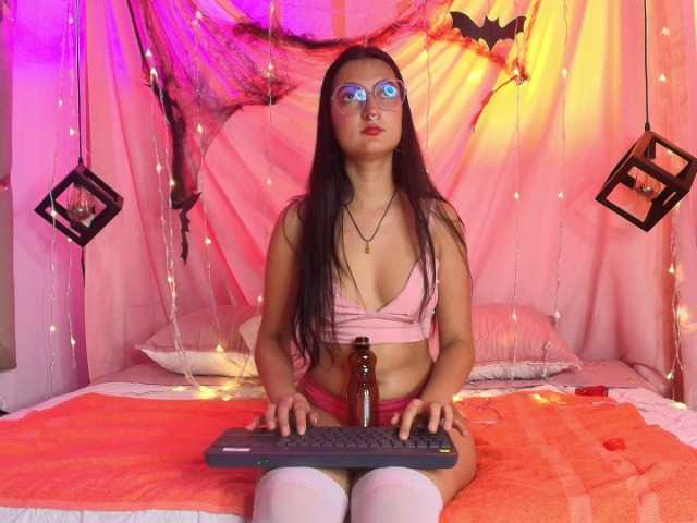 ViolethaMoretti live cam on BongaCams