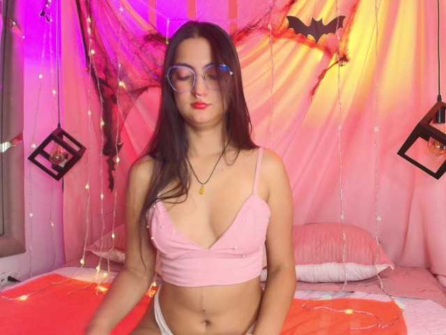 ViolethaMoretti live cam on BongaCams