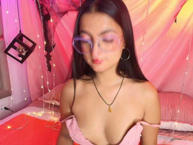 ViolethaMoretti live cam on BongaCams