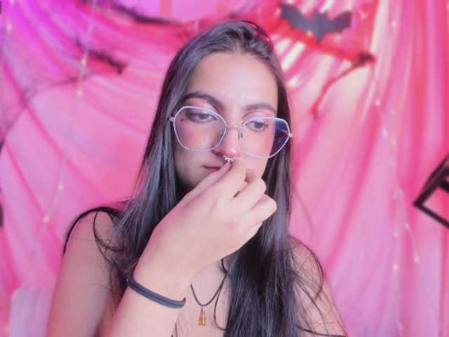 ViolethaMoretti live cam on BongaCams