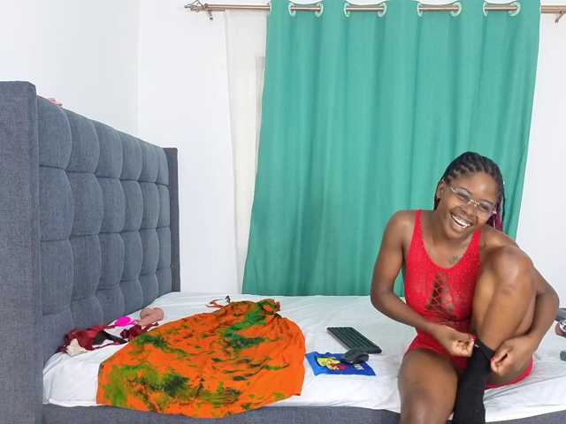 Pretty-Ebony1