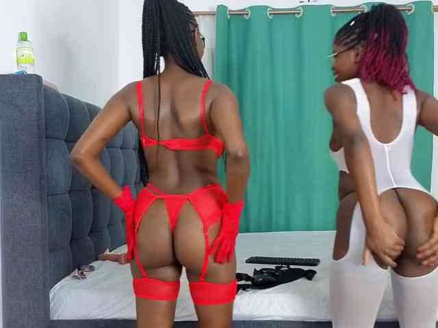 Pretty-Ebony1