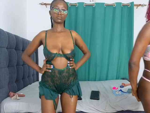 Pretty-Ebony1