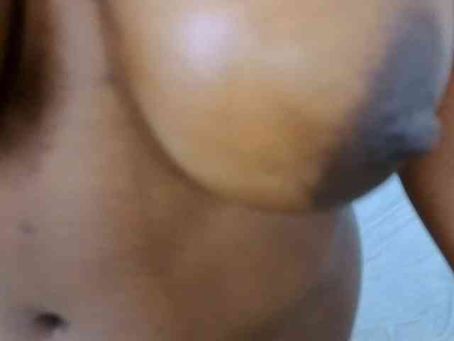 Pretty-Ebony1