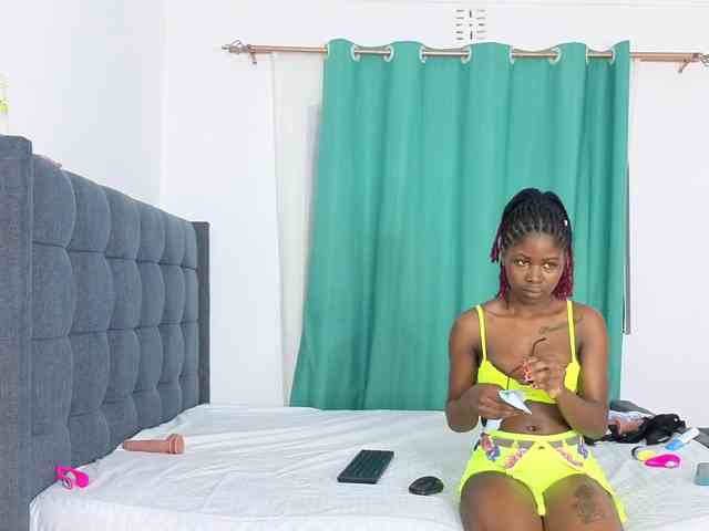Pretty-Ebony1