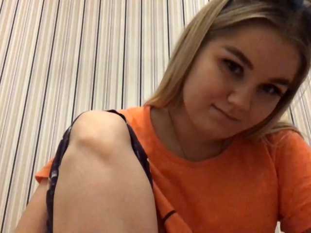 KaraHudalla live cam on BongaCams