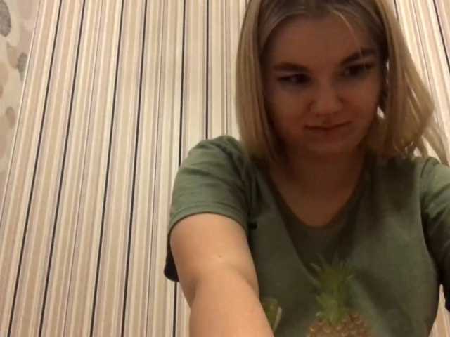 KaraHudalla live cam on BongaCams