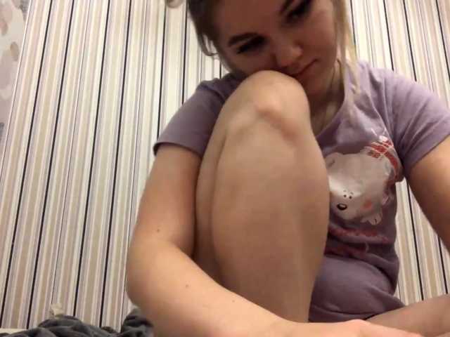 KaraHudalla live cam on BongaCams
