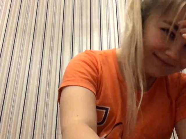 KaraHudalla live cam on BongaCams