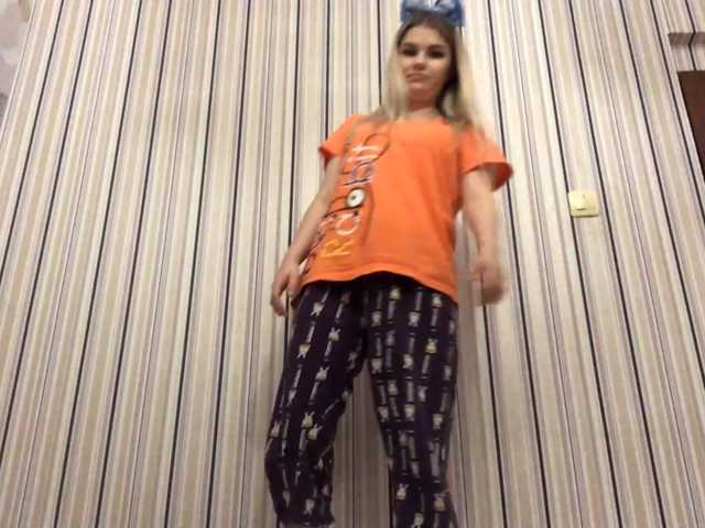 KaraHudalla live cam on BongaCams