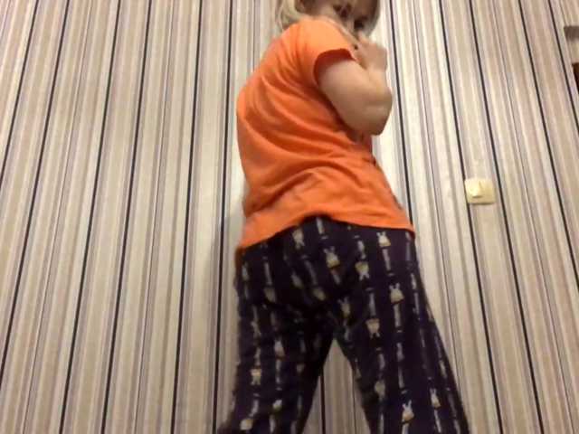 KaraHudalla live cam on BongaCams