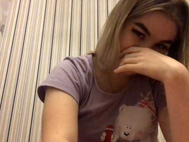 KaraHudalla live cam on BongaCams
