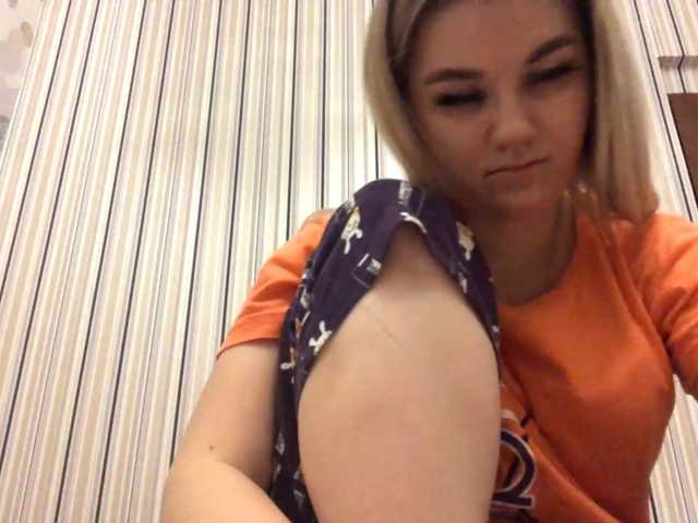 KaraHudalla live cam on BongaCams