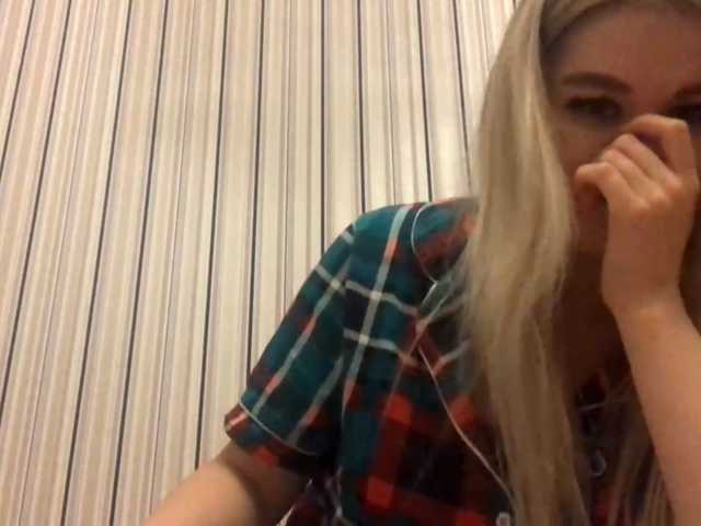 KaraHudalla live cam on BongaCams