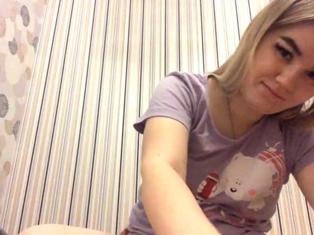 KaraHudalla live cam on BongaCams