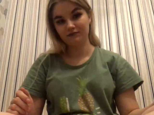 KaraHudalla live cam on BongaCams