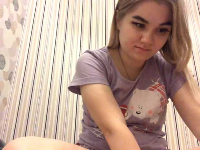 KaraHudalla live cam on BongaCams