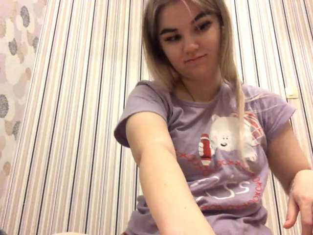 KaraHudalla live cam on BongaCams