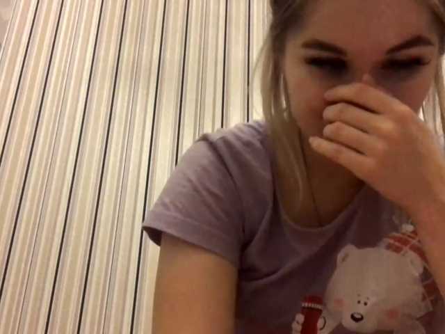 KaraHudalla live cam on BongaCams