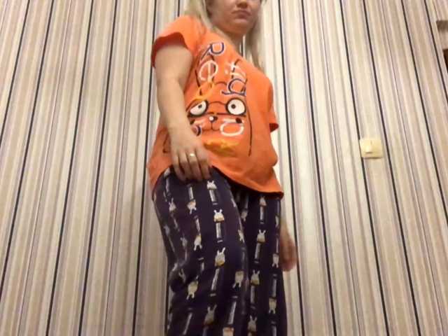 KaraHudalla live cam on BongaCams