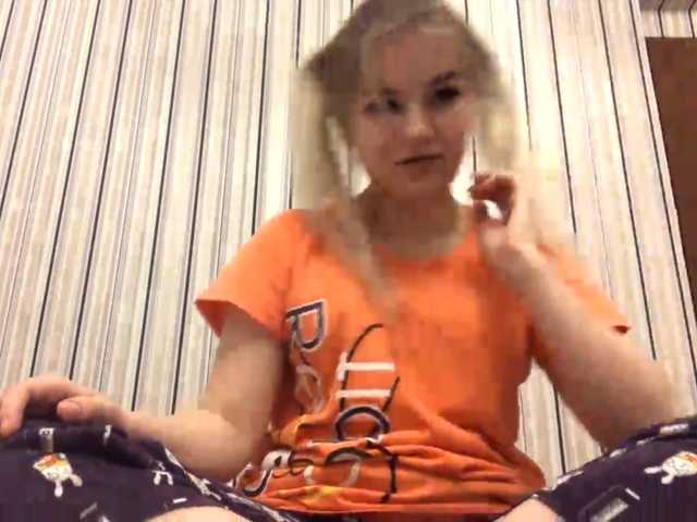 KaraHudalla live cam on BongaCams
