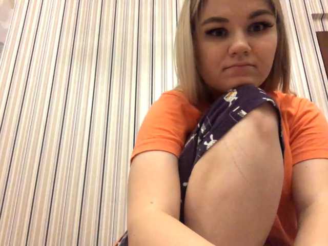 KaraHudalla live cam on BongaCams