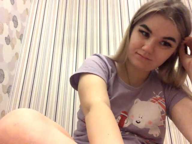 KaraHudalla live cam on BongaCams