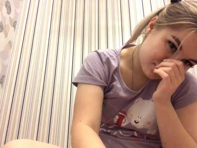 KaraHudalla live cam on BongaCams
