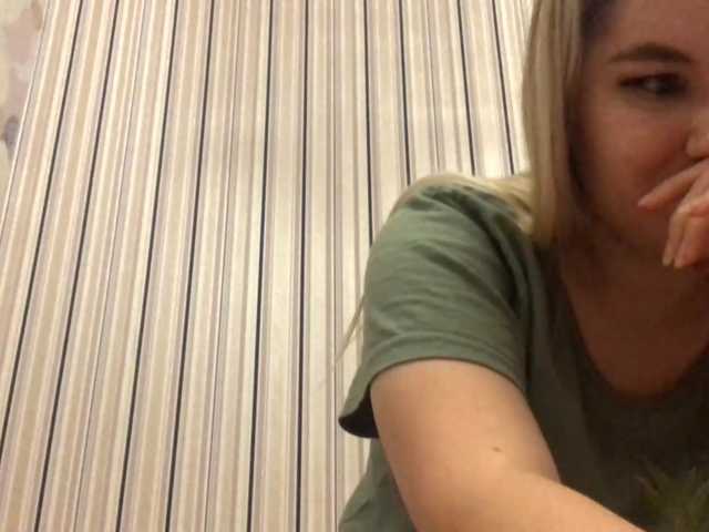 KaraHudalla live cam on BongaCams