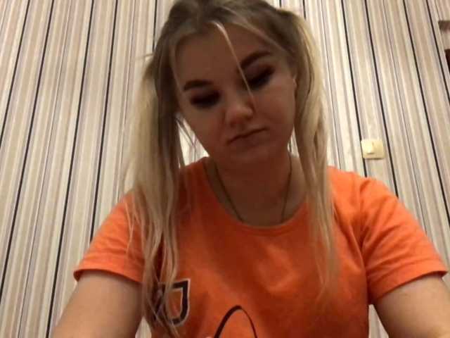 KaraHudalla live cam on BongaCams