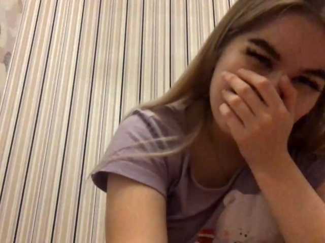KaraHudalla live cam on BongaCams