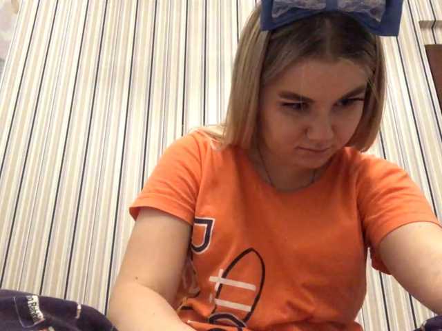 KaraHudalla live cam on BongaCams
