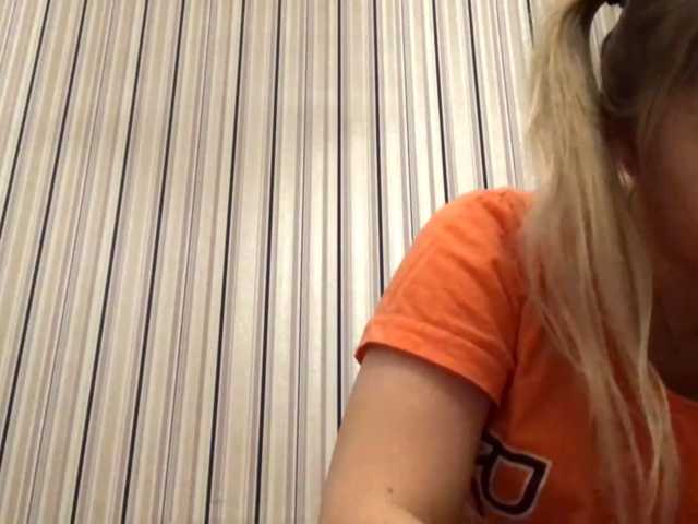 KaraHudalla live cam on BongaCams