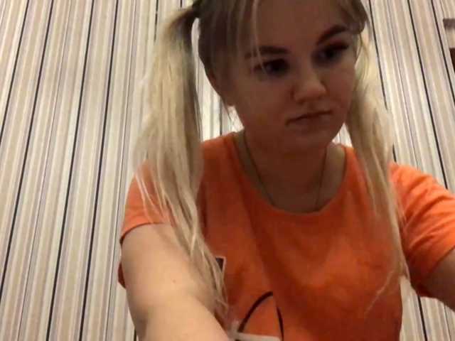 KaraHudalla live cam on BongaCams
