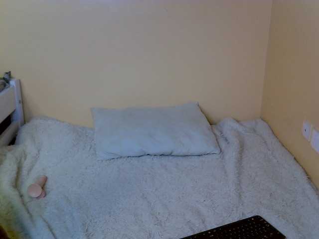PetitePeachyy live cam on BongaCams