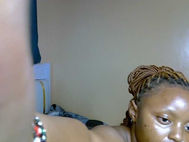 PetitePeachyy