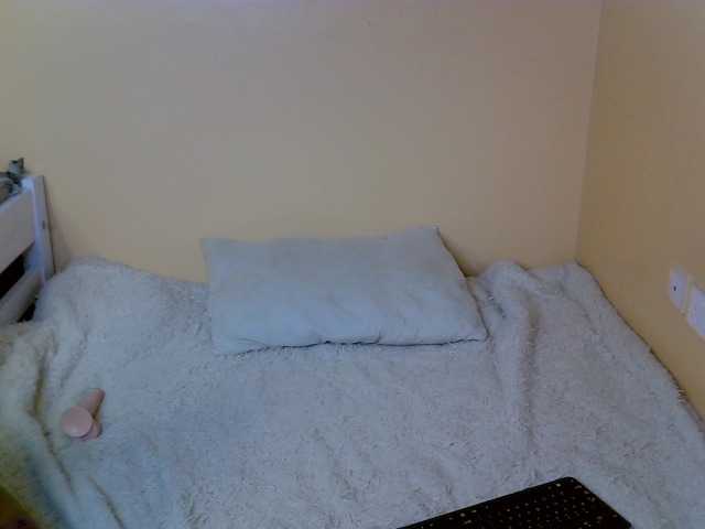 PetitePeachyy live cam on BongaCams