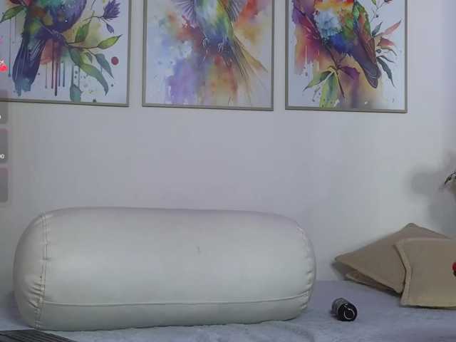 isaskinny live cam on BongaCams