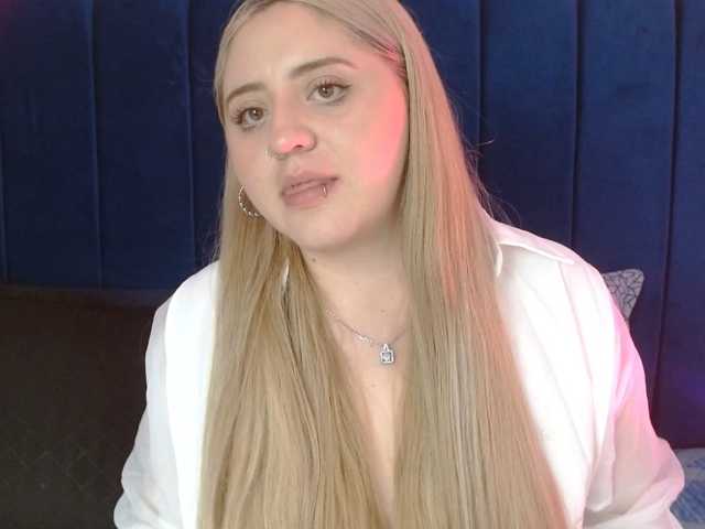 Julieta-wish live cam on BongaCams