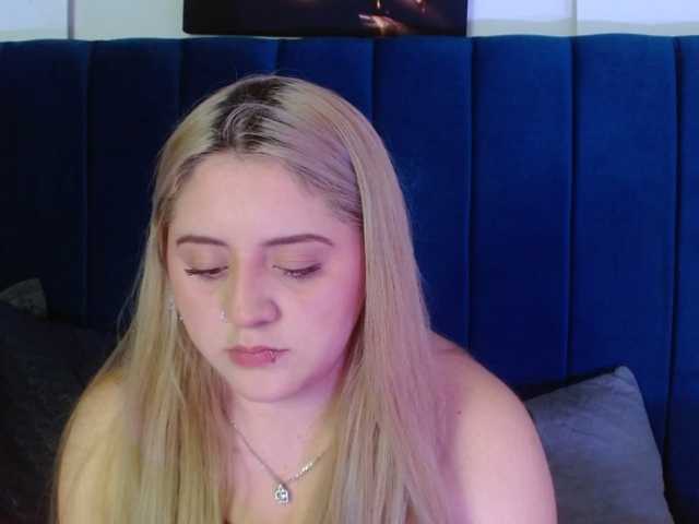 Julieta-wish, en directo ahora en BongaCams
