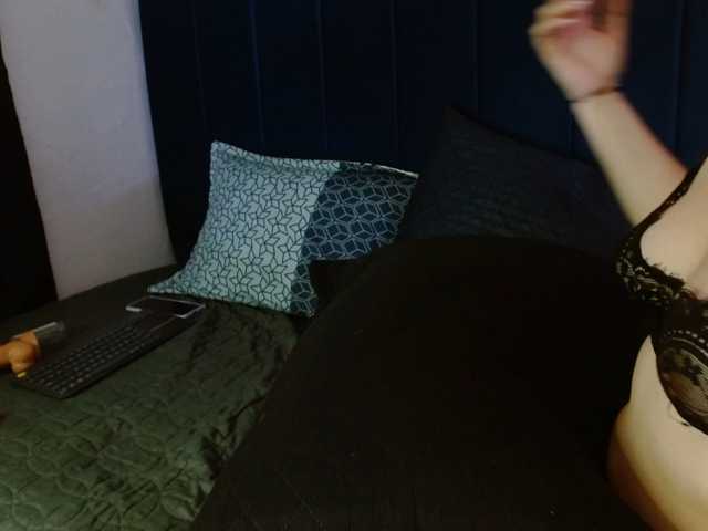 Julieta-wish live cam preview