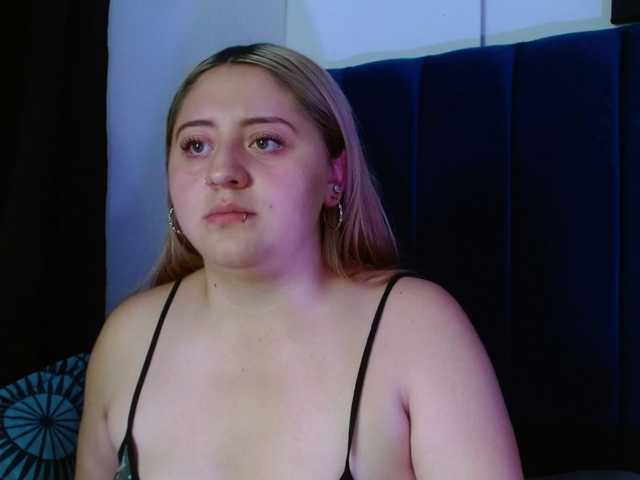 Julieta-wish live cam preview
