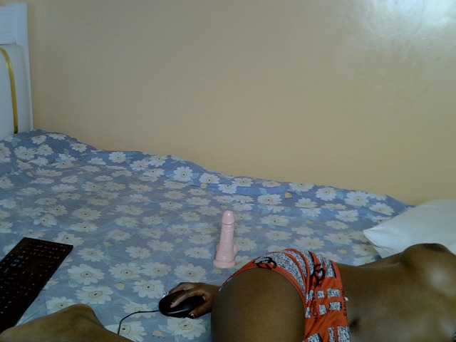 PetiteAlluree live cam on BongaCams